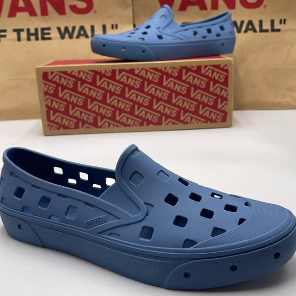 Vans Men’s Slip-On Trk Captains Blue
VN0A5HF8ZR8
Sneakers - Picture 15 of 16